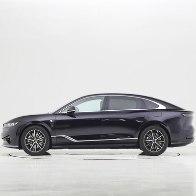 Closed Body Type 4WD Hybrid Electric Sedan Car with 5 Seats and Automatic Gearbox