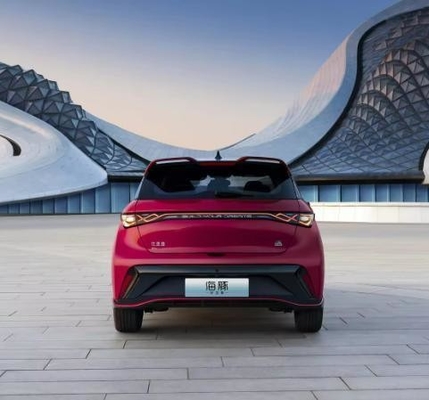 Byd Dolphin 2023 Electric Car 5 Door 5 Seater EV Car Long Range 420km with Materials